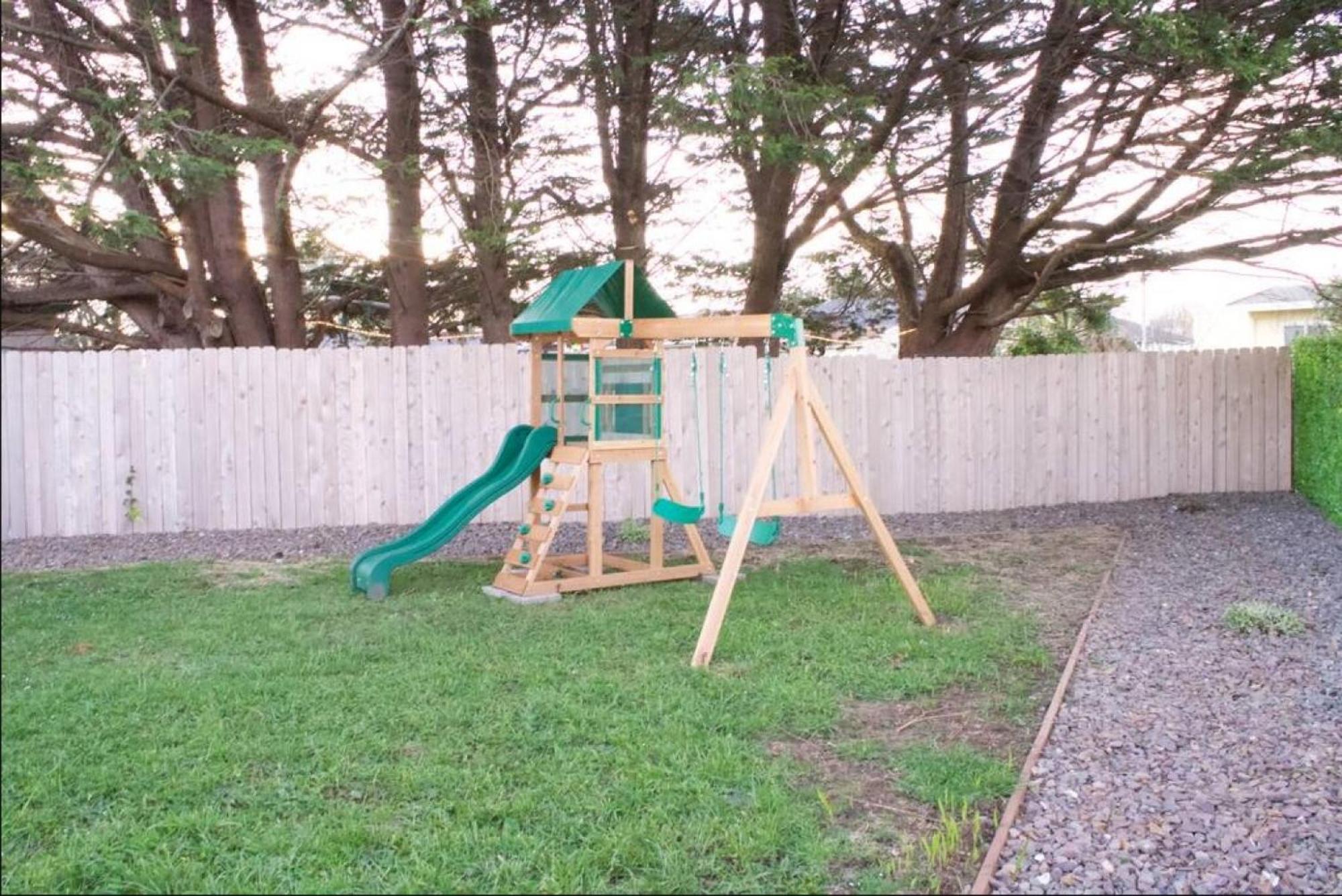 Private Home - Playground, Jumping Mat, Bbq, Darts, Firepit, Gazebo, 4 Smart Tvs, White Cotton Bedding, - The Redwood Cul-De Sac Beach Retreat Crescent City Buitenkant foto