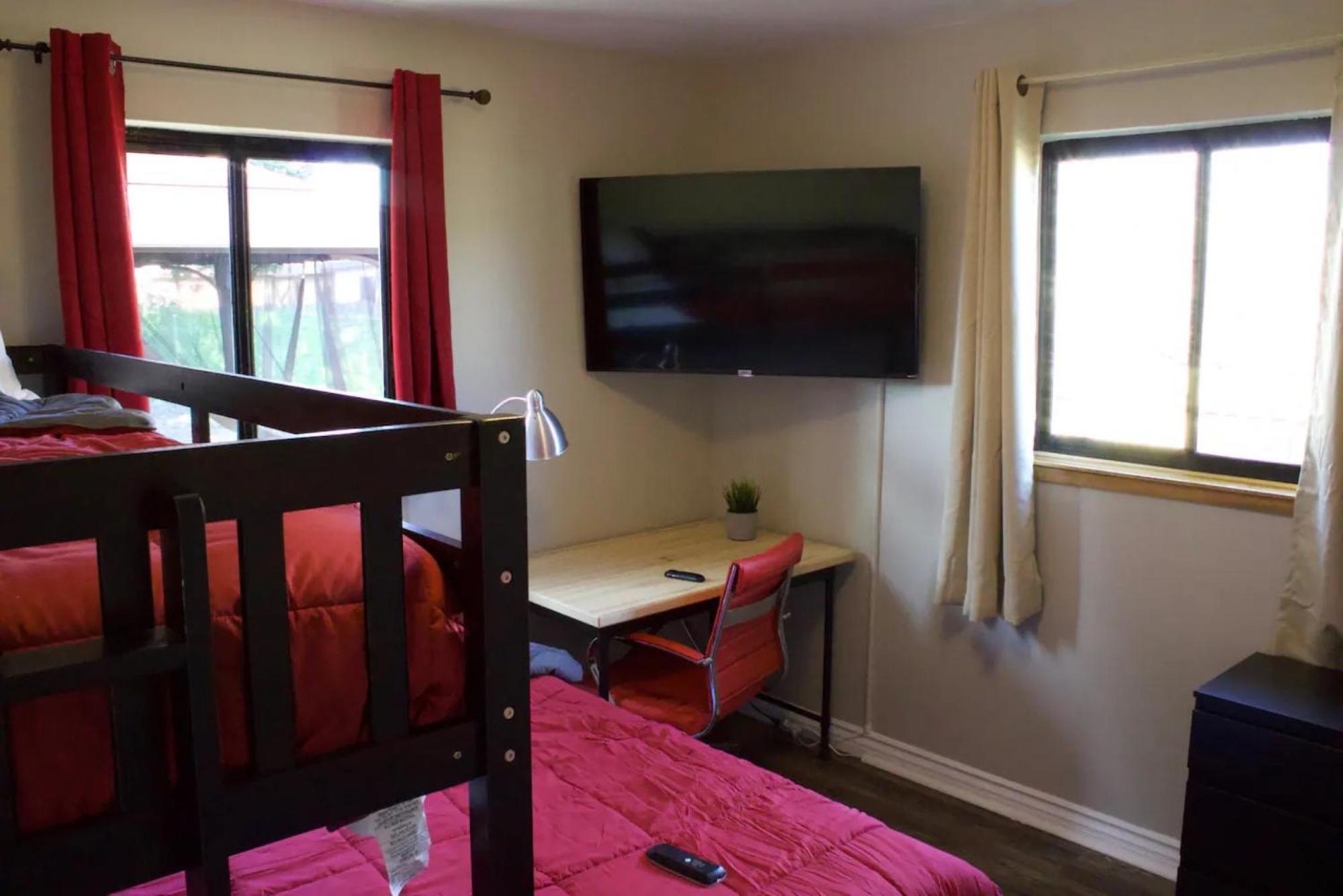 Private Home - Playground, Jumping Mat, Bbq, Darts, Firepit, Gazebo, 4 Smart Tvs, White Cotton Bedding, - The Redwood Cul-De Sac Beach Retreat Crescent City Buitenkant foto